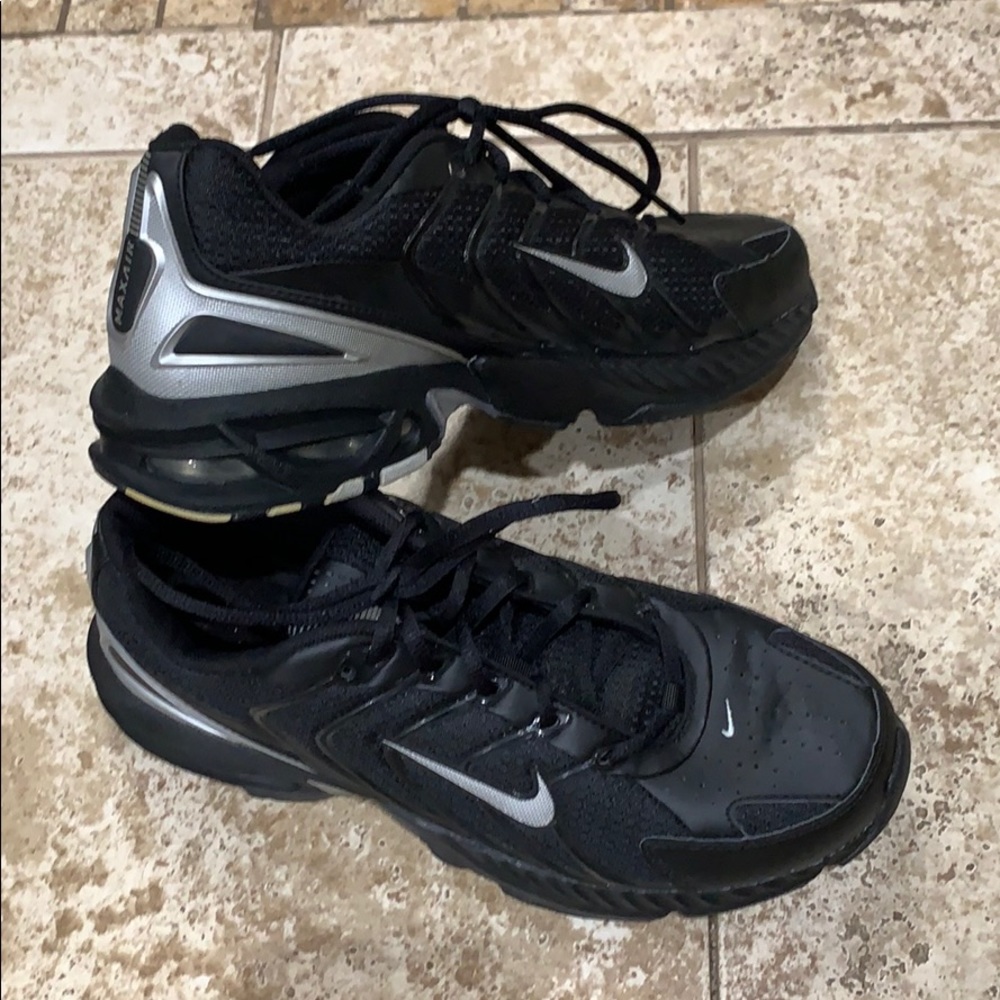 Men’s Nike air max 9.5